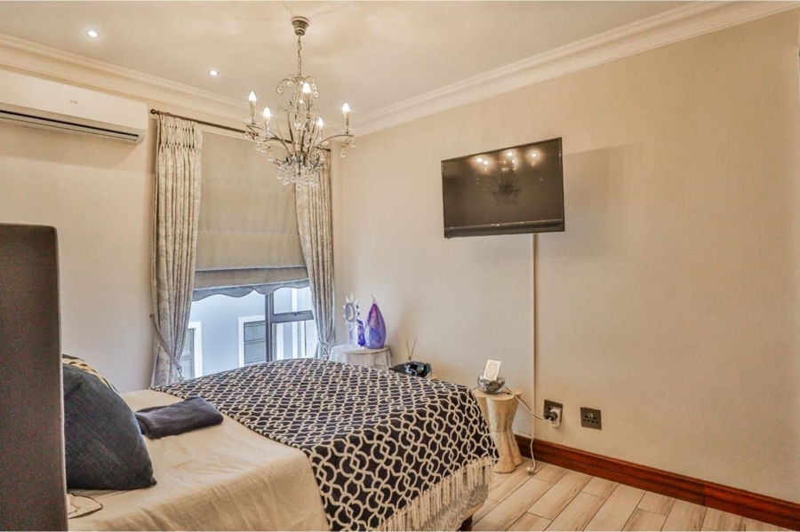 6 Bedroom Property for Sale in Birdwood Estate North West
